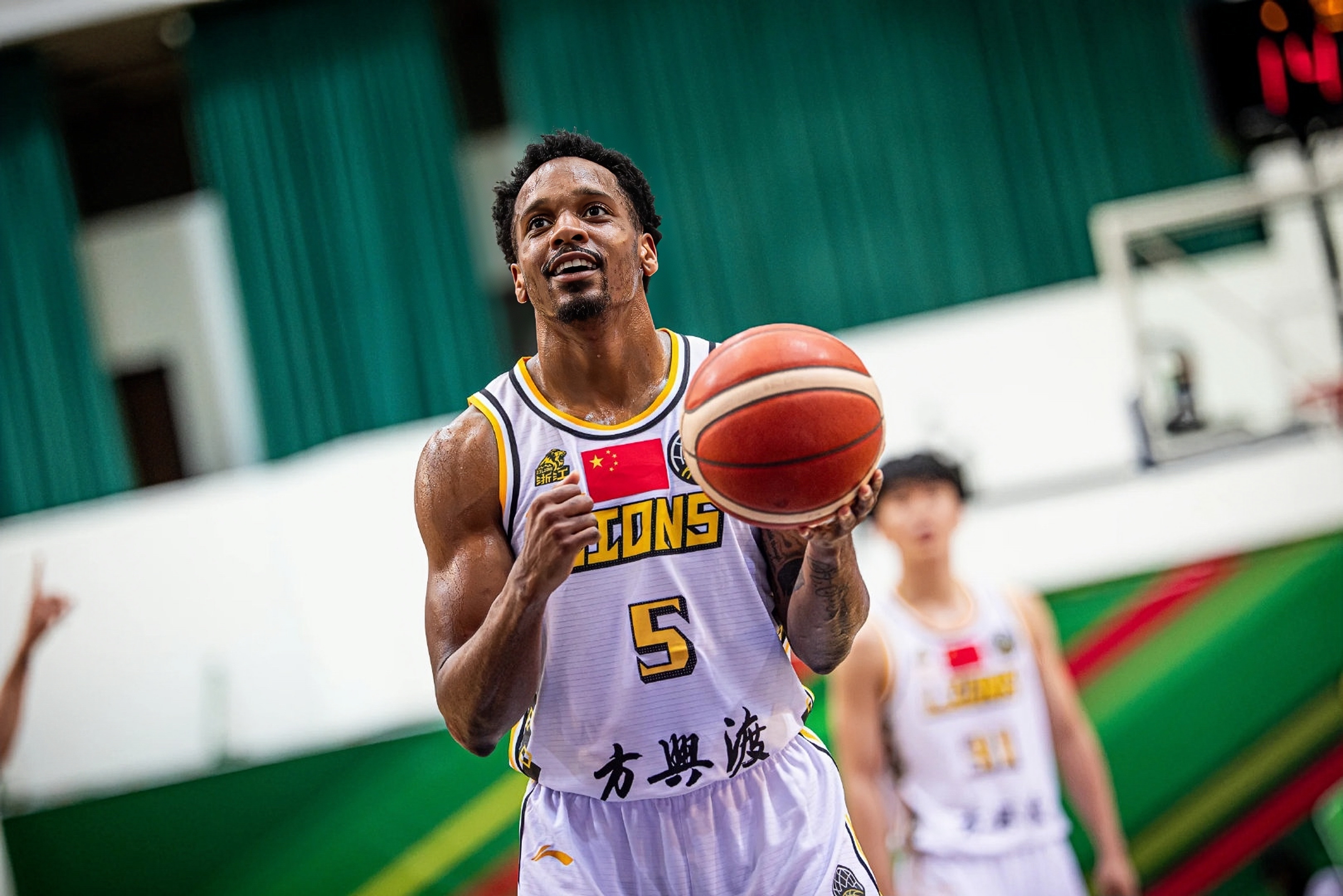 kpl联赛直播 -广厦男篮发布备战花絮，冲刺阶段篮板制胜，欧超杯任务艰巨，训练强度明显提升(cba季后赛半决赛首场辽宁对阵广厦)